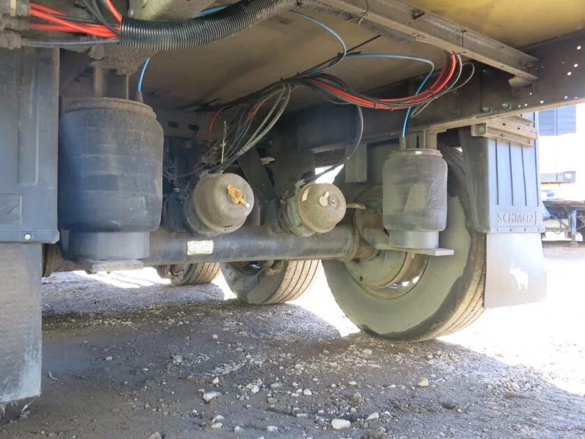 Долго растормаживается полуприцеп шмитц. Ось полуприцепа шмитц. Пневматическая система полуприцепа шмитц ско 24. Не растормаживается полуприцеп. Тормозная система камаз 5320.