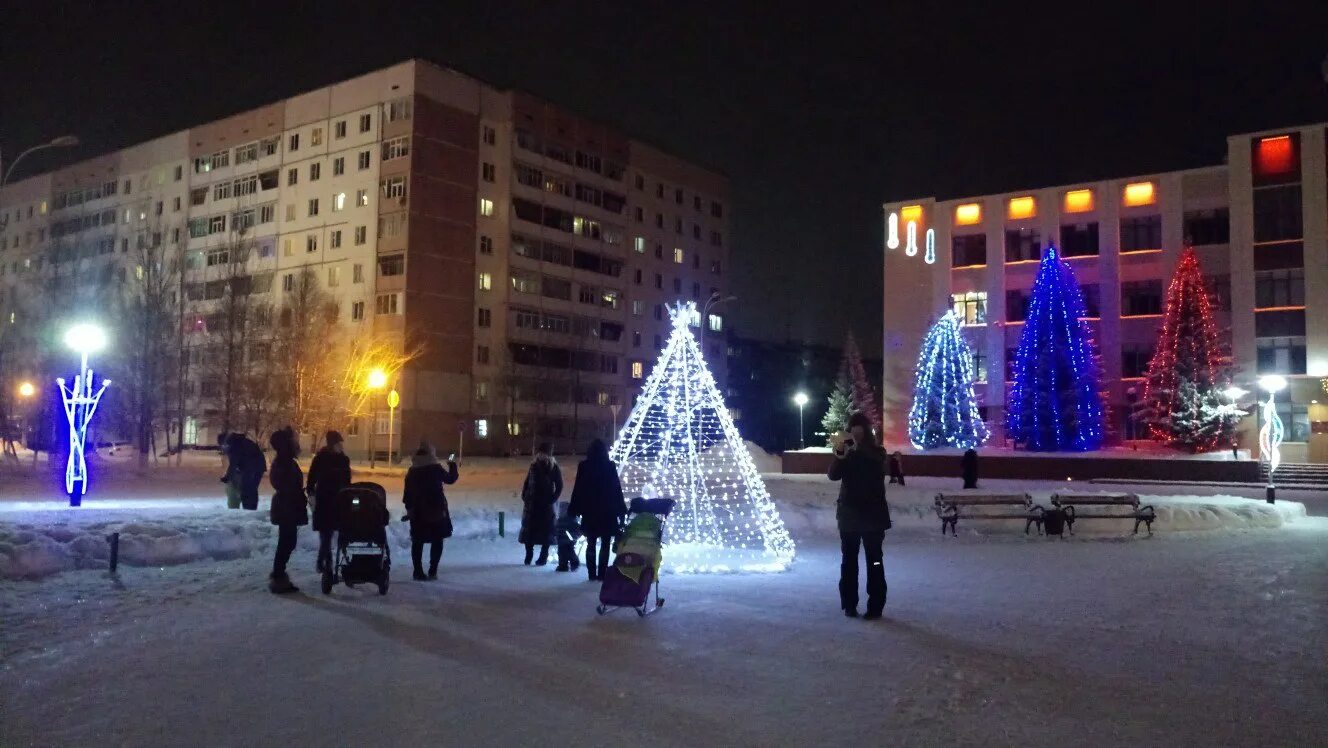 Сайт г усинска. Усинск площадь города. Усинск городская площадь. Дворец культуры Усинск. Город Усинск зимой.