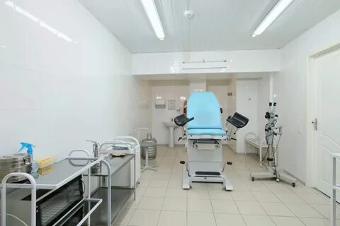 Кабинете гинеколога врач