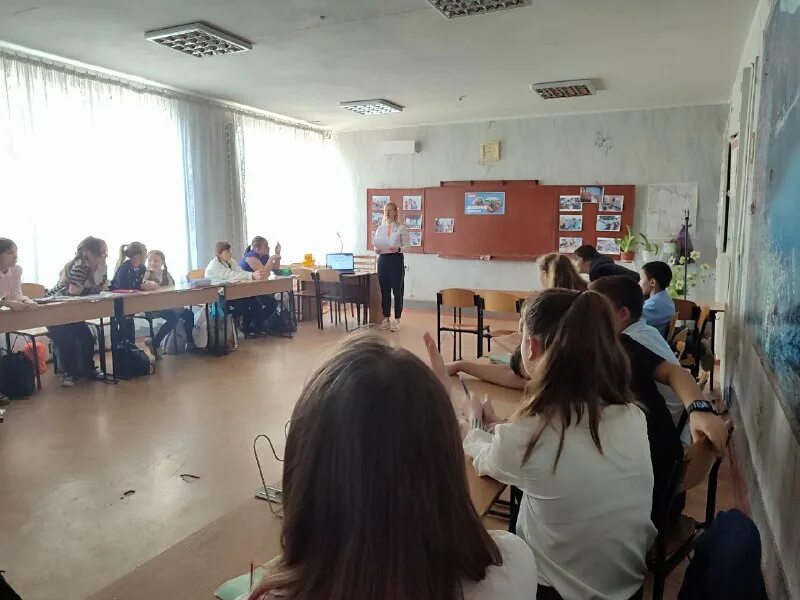 машиностроительный техникум воткинск. школьники 9 класс фото. школа первомайское лнр. детства яркая планета.