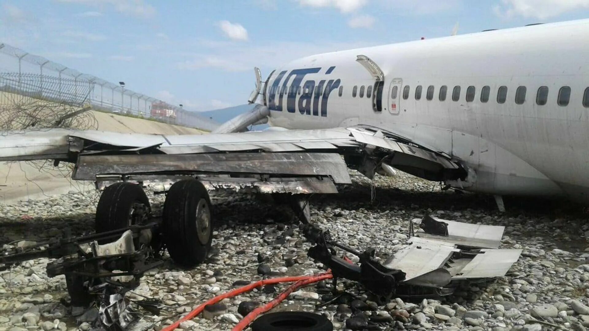 Авария Boeing 737 в Сочи. UTAIR 737 Сочи. Боинг 737-800 ЮТЭЙР Сочи. Боинг 737 ЮТЭЙР Сочи