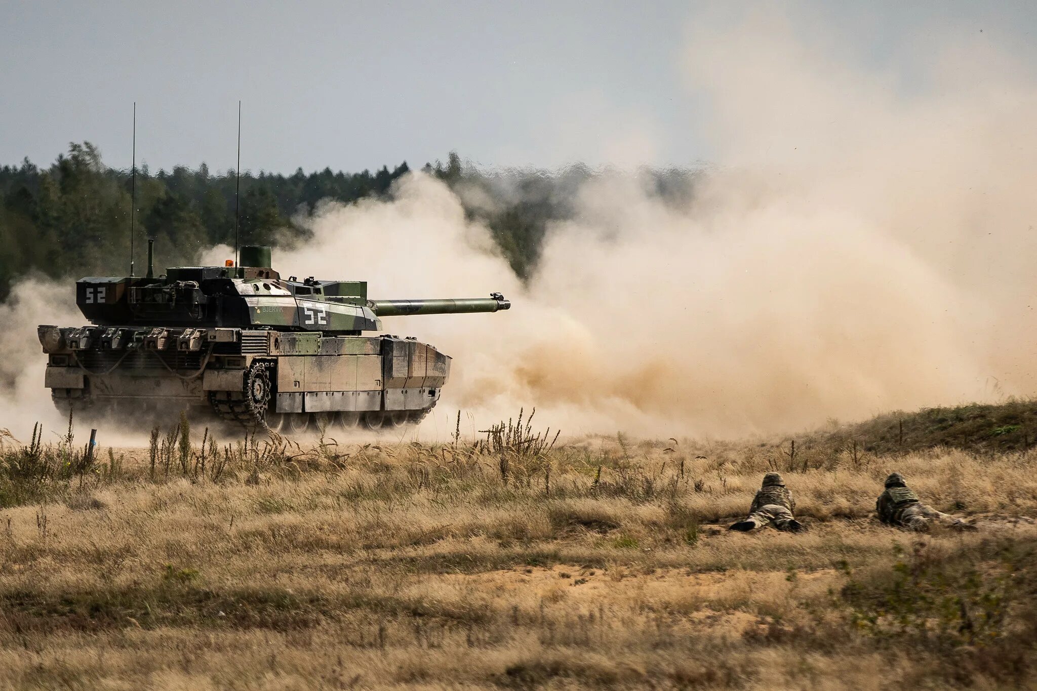 Военные нато на границе. Танк AMX-56 Leclerc. Военная техника НАТО. Учения НАТО. Военные учения НАТО У границ России.