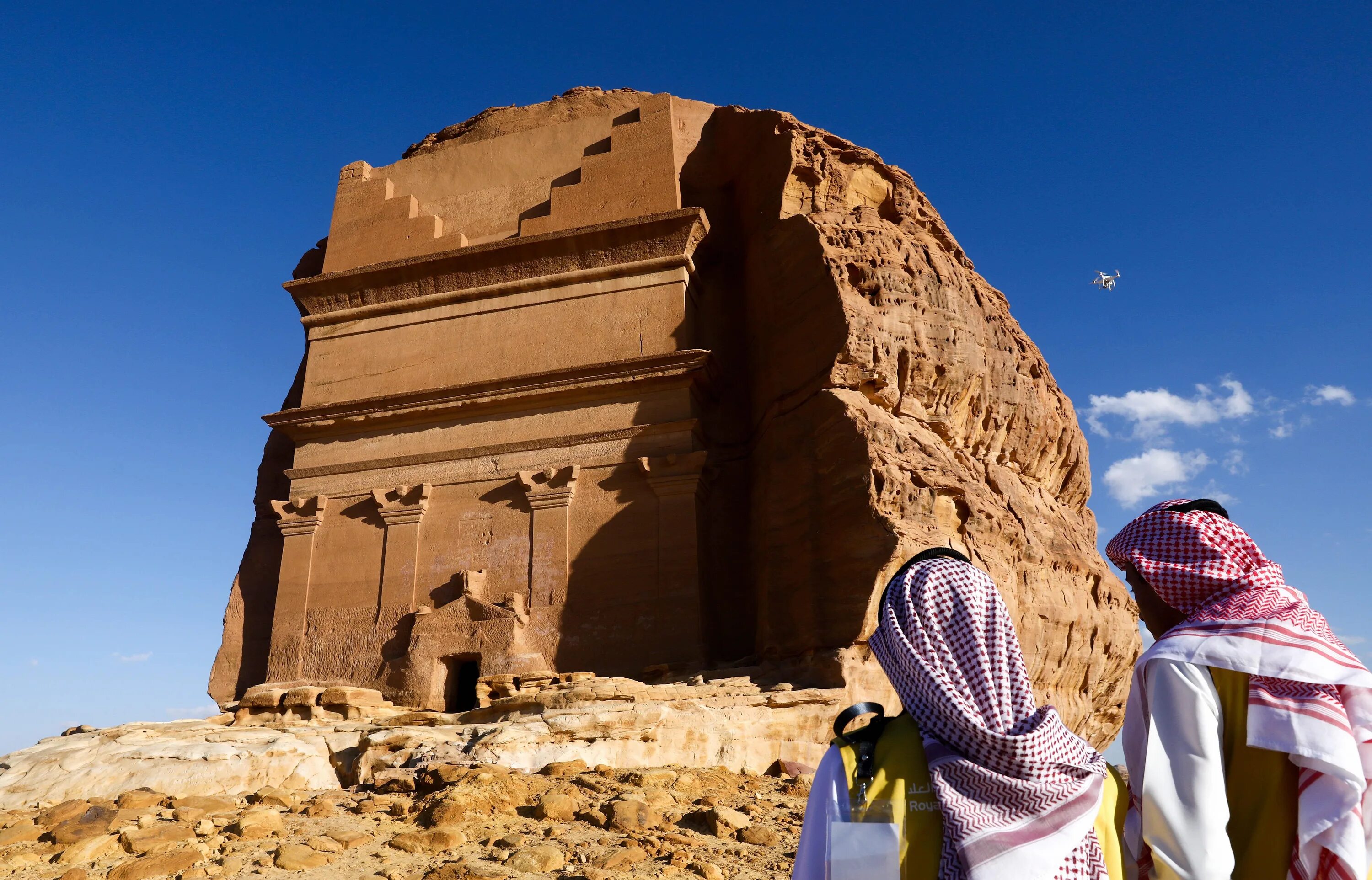 Туры в саудовскую аравию из москвы. Мохаммед бен салман. Саудовская аравия женщины на пляже. Саудия арабистони девушки. Туры в саудовскую аравию из москвы.