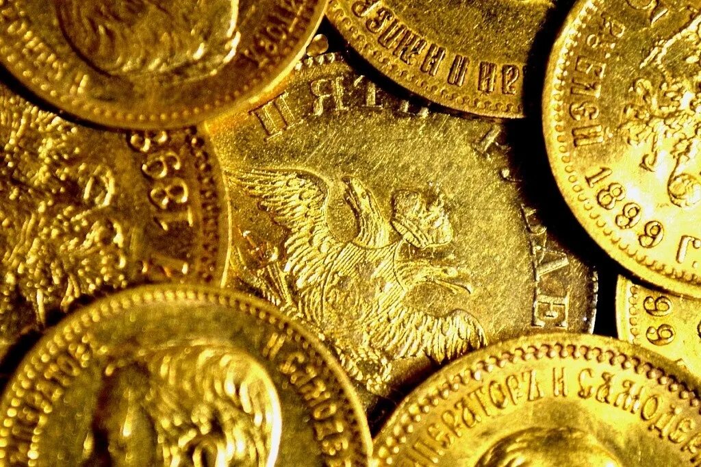 Где купить золотые монеты. Золото монеты. Золотая Монетка. Старинные золотые монеты. Монеты из золота.