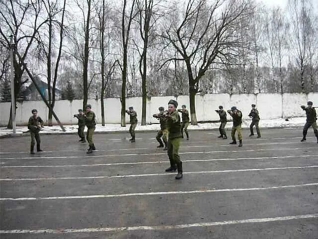Армейский плац. Армейский плац. Армейский плац. Плац 21 омбср. Дембель на плацу.