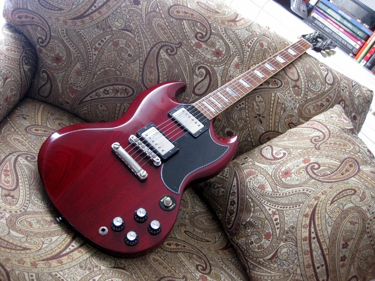 Gibson reissue. Ремень для gibson les paul. Gibson sg 61 reissue. Gibson 61 reissue. Gibson sg'61 reissue 2009.