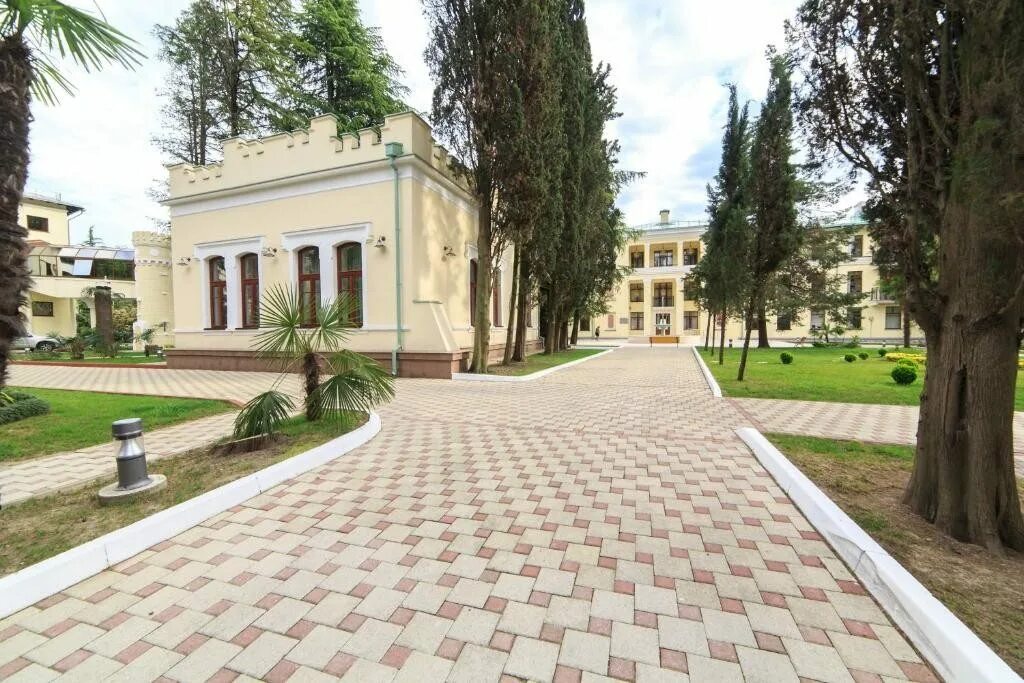 Санаторий сочи управления делами. Авангард лоо санаторий. Санаторий авангард серпухов. Санаторий авангард отзывы. Санаторий русич сочи.