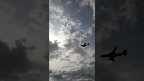 В небе сам самолет сам самолет