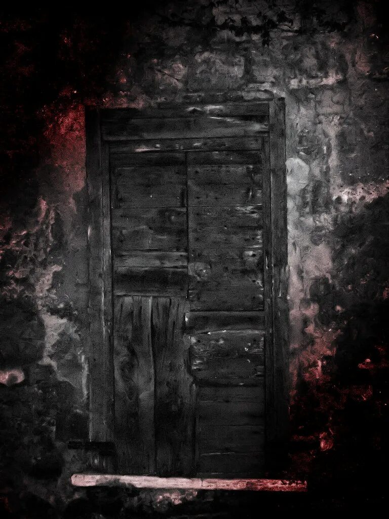 This is my door. Жуткая дверь. Страшная железная дверь.