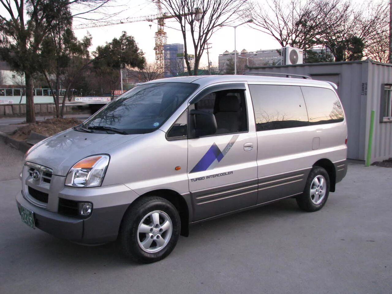 Купить минивэн бу в москве и московской. Hyundai Starex 2005. Хендай Старекс 2005. Hyundai Starex h1. Hyundai Starex 1996.