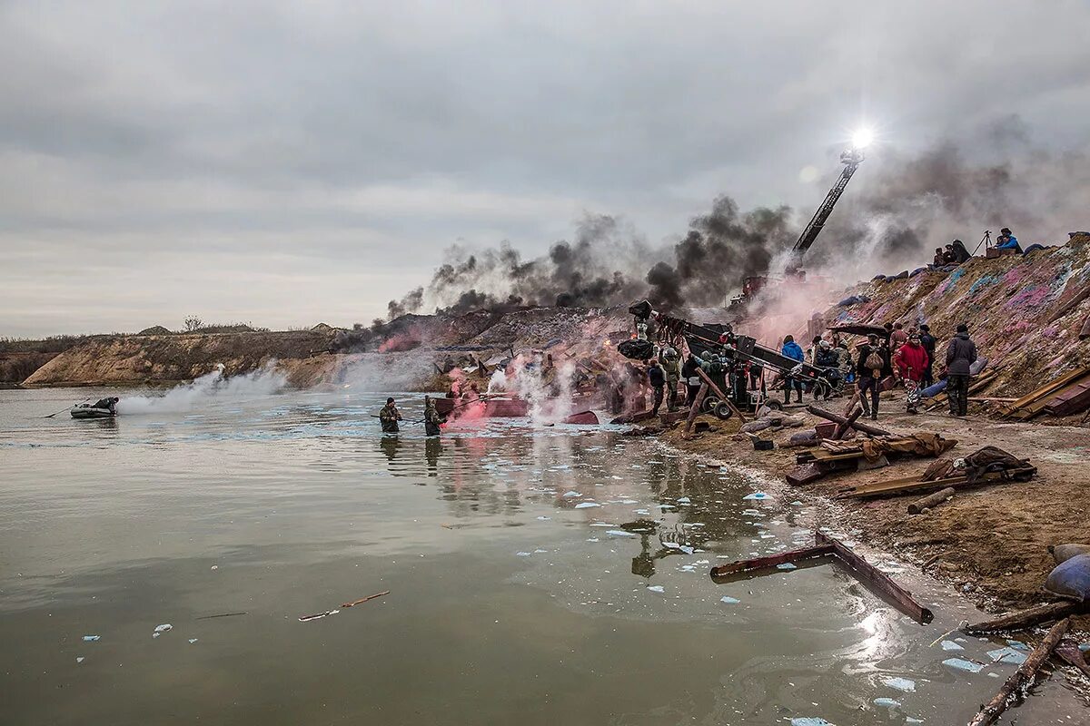 Кадры из фильма рубеж. Рубеж фильм 2018. Дмитрий тюрин фильм рубеж. Фильм тихоокеанский рубеж (pacific rim). Кадры из фильма рубеж.