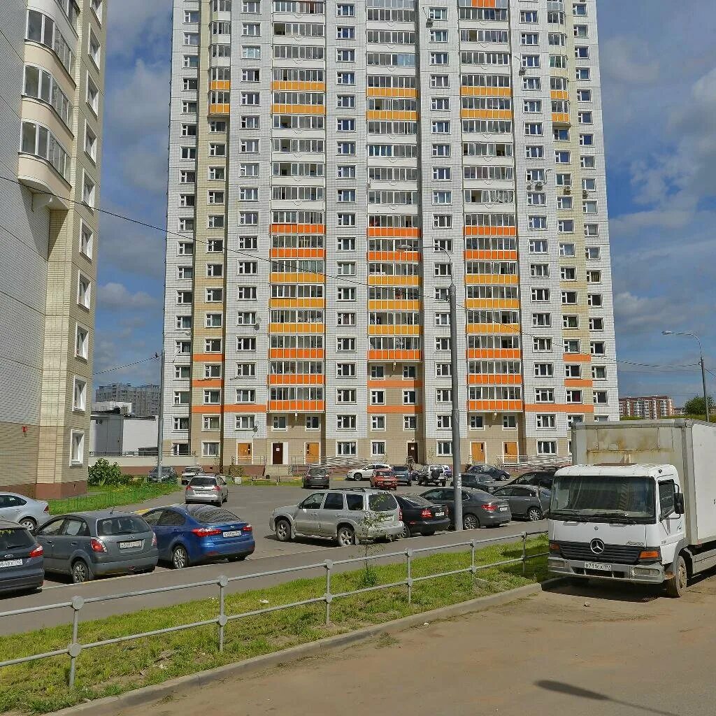 Проект z10 одноэтажный дом с террасой. Фасад частного дома. Домик с мансардой. Дом 10 24. Одноэтажный дом с террасой 80кв.