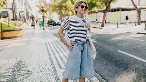 Стилист рассказала, как выглядят модные джинсовые шорты лета-2023 Еженедельный ж