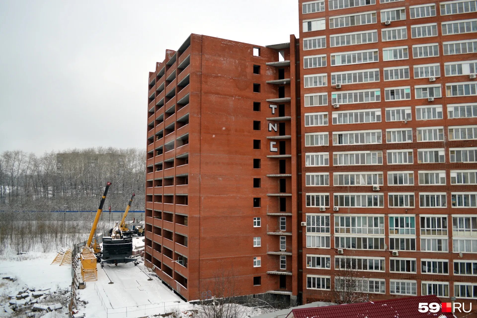 Строящиеся дома в перми от застройщика. Стройка дома пермь. Луначарского 32а пермь пентхаус. Строящиеся дома в перми от застройщика. Дом новостройка.