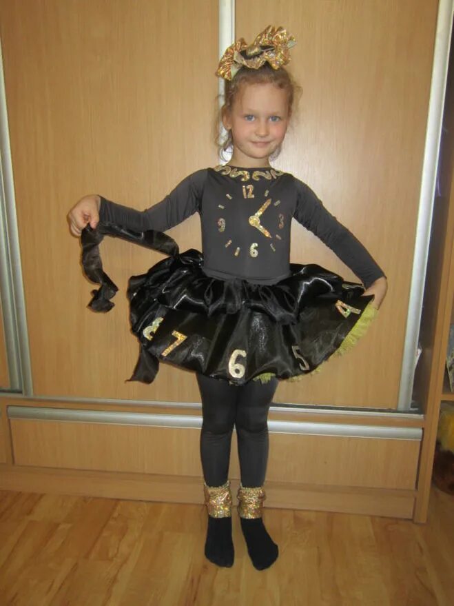 минутка костюм на новый год. костюм для танца часики. новогодний костюм часики для мальчика. минутка костюм на новый год. минутка костюм на новый год.