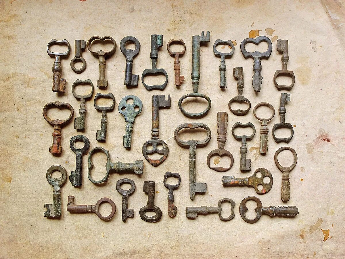 Куплю старые ключи. Старинный ключ. Старинные ключи от замков. Коллекция старых ключей. Антикварный ключ.