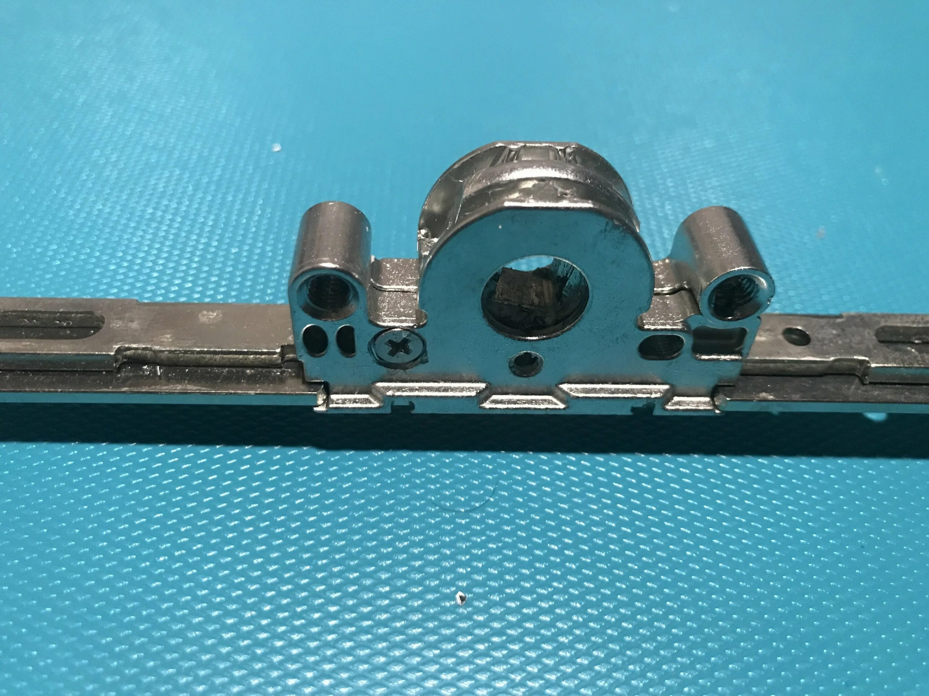 запор основной поворотно-откидной m/d15/ 1201-1600, roto. поворотно откидной запорный механизм roto. поворотно откидной запор roto. редуктор рото фурнитура для окон. редуктор ремонтный поворотно откидного окна рото.