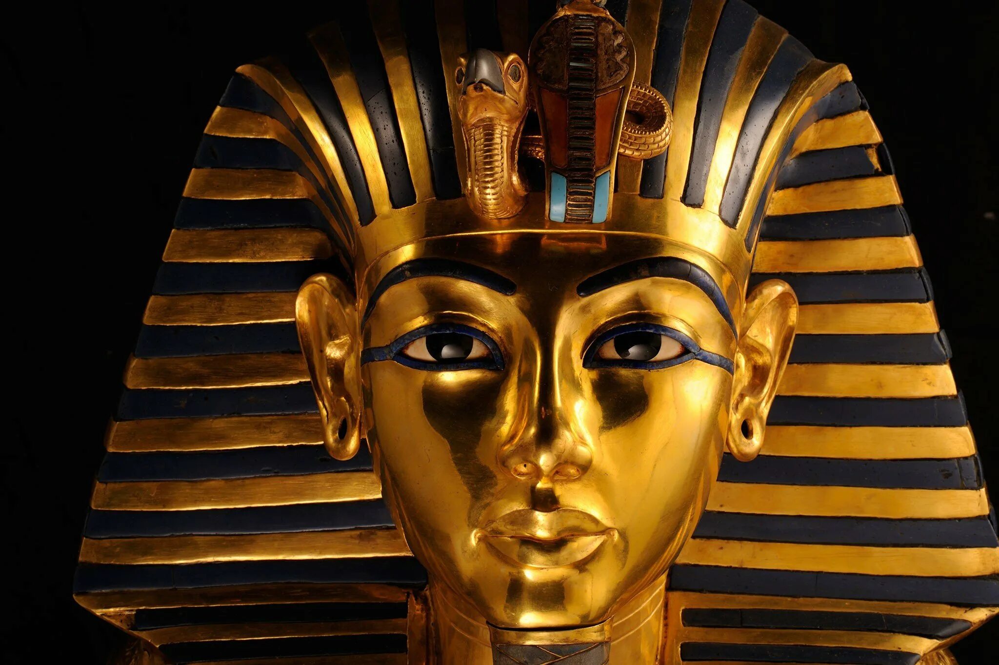 Маска Тутанхамона. Фараоны древнего Египта Тутанхамон. Древний Египет маска Тутанхамона. Маска Египта Тутанхамона скульптура. Почему фараона назвали фараоном