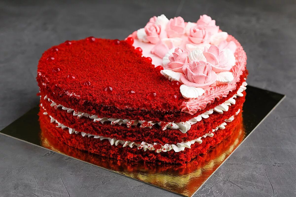 Торты на день рождение фото рецепт. Торта "красный бархат" (Red Velvet).. Бисквит для торта красный бархат. Торт красный бархат Акконд. Торт красный бархат Каширахлеб.