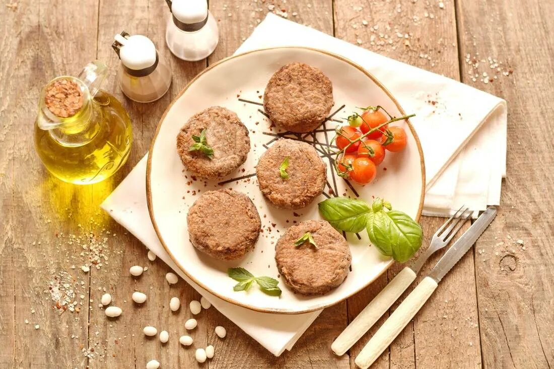 Котлеты из бобовых. Фасолевые котлеты. котлеты из фасоли. котлеты из фасоли вегетарианские. котлеты из фасоли постные.