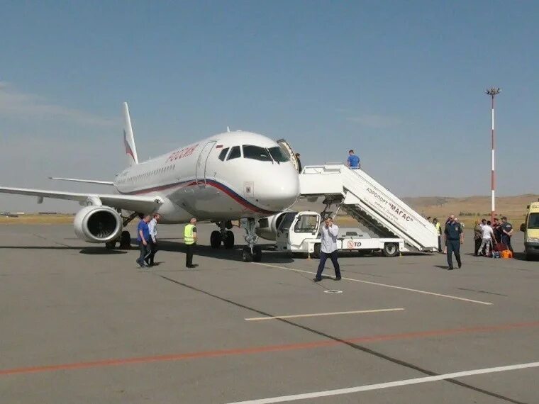 самолёты сухого спб. самолет петербург грозный.