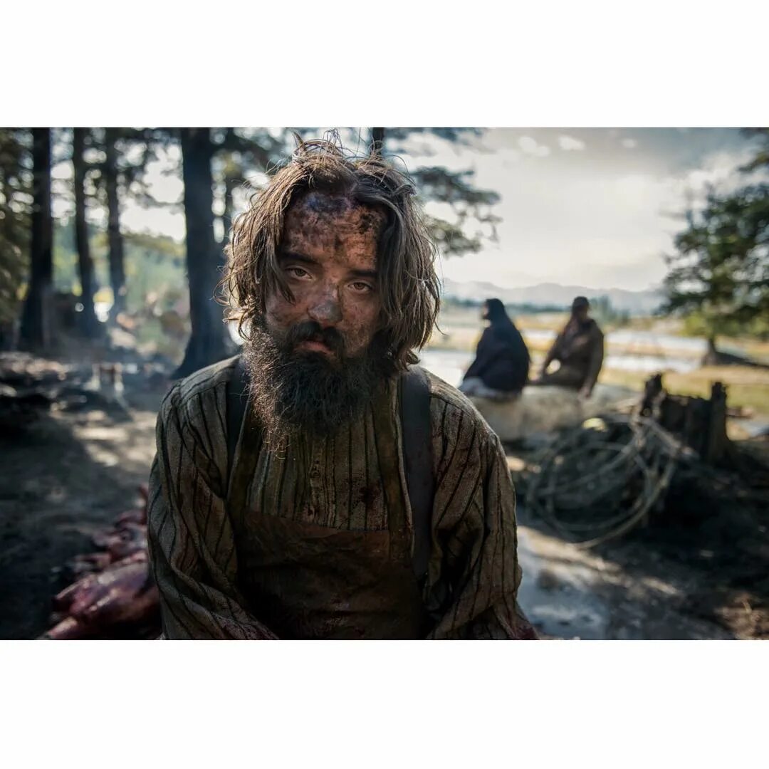 Ди каприо выживший мем. Выживший харди. Выживший 2015. Выживший предок. Выживший фильм 2015 медведь.