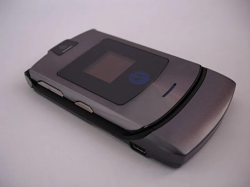 Моторола рейзер в 3. Motorola razr v3. Рейзер в3 моторола. Рейзер в3 моторола. Моторола рейзер v3 ай.