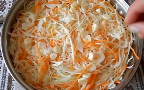 Капуста с морковью на зиму хрустящая