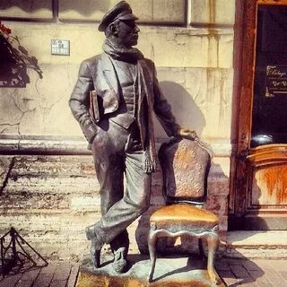 Памятник остапу бендеру