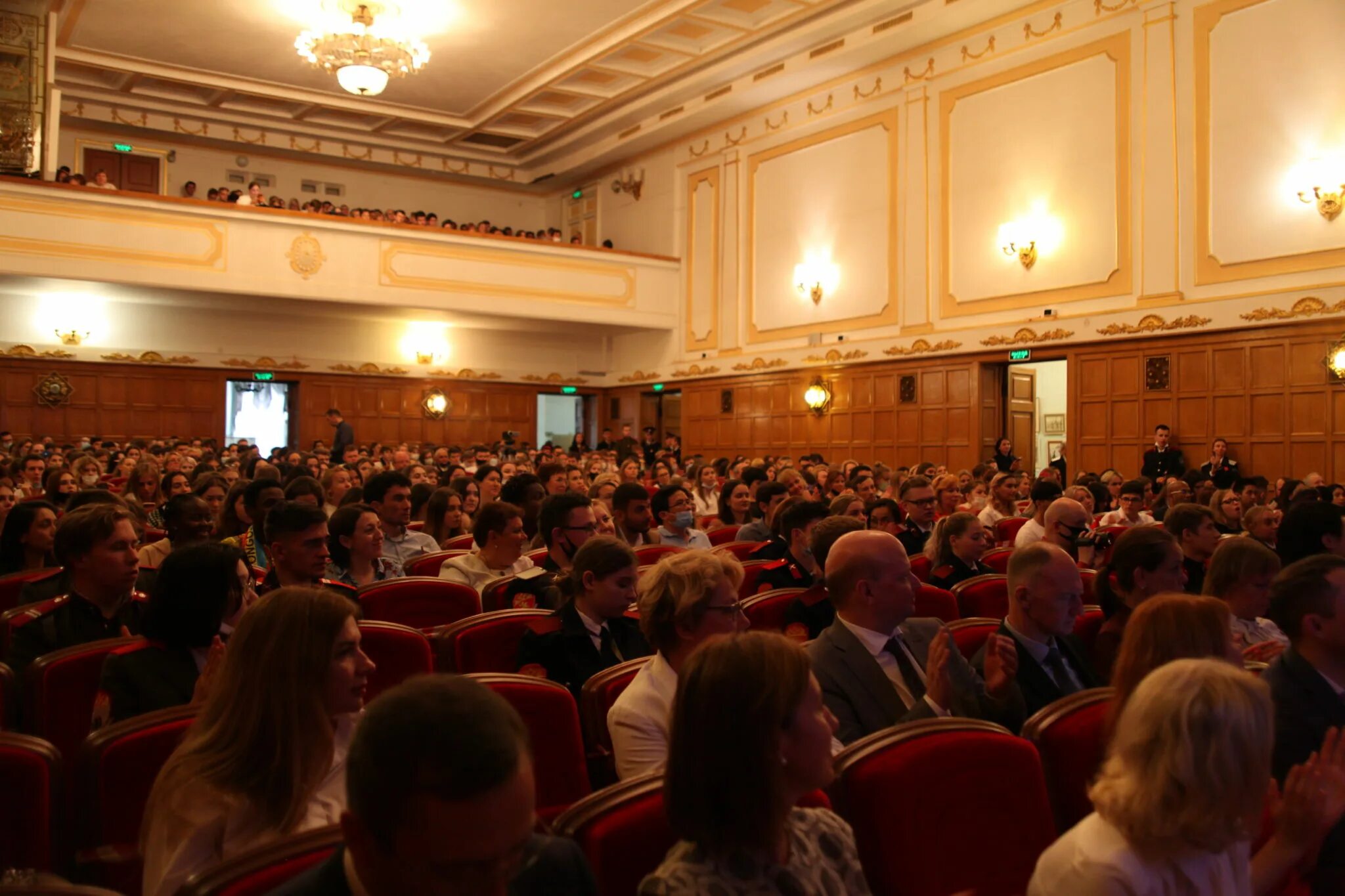 Гостиная в театре. Центральный дом актера имени а. Центральный дом архитектора зал. А. Дом архитектора в москве концертный зал.