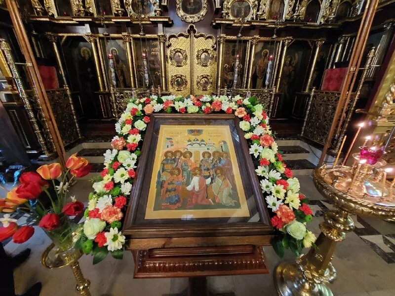 храм кизических мучеников. храм девяти мучеников кизических. клир регент храма 9 мучеников кизических в москве. кизические мученики храм в москве. арбат москва достопримечательности как добраться.