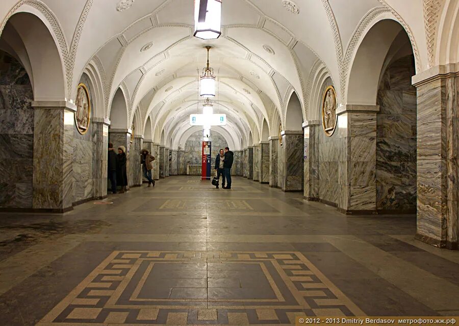 Метро октябрьская парки. Метро парк культуры Кольцевая. Парк культуры метро Кольцевая линия. Станция метро парк культуры Кольцевая. Парк культуры (станция метро, Кольцевая линия).