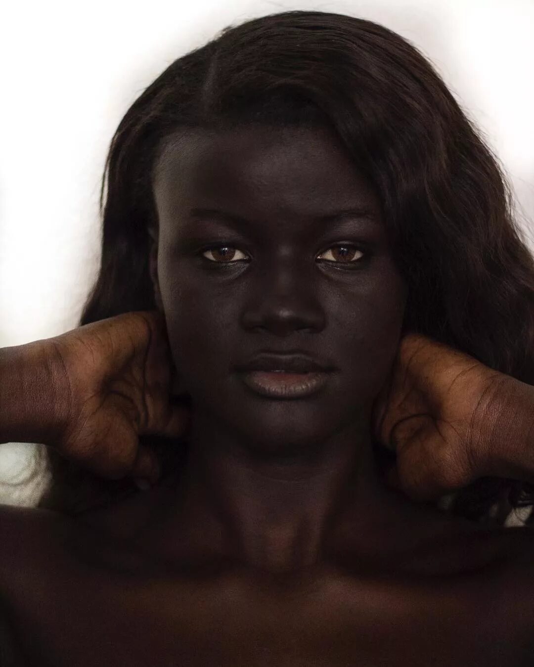 Худия Диоп. Худия Диоп - 19-летняя сенегалка. Худия Диоп модель. Люди с черной кожей.