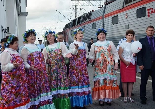 Население посёлка Поныри. Поныри Курская область дом культуры. Поныровская администрация Курская область. Курская область отдел культуры Поныри. Погода поныри курской на неделю