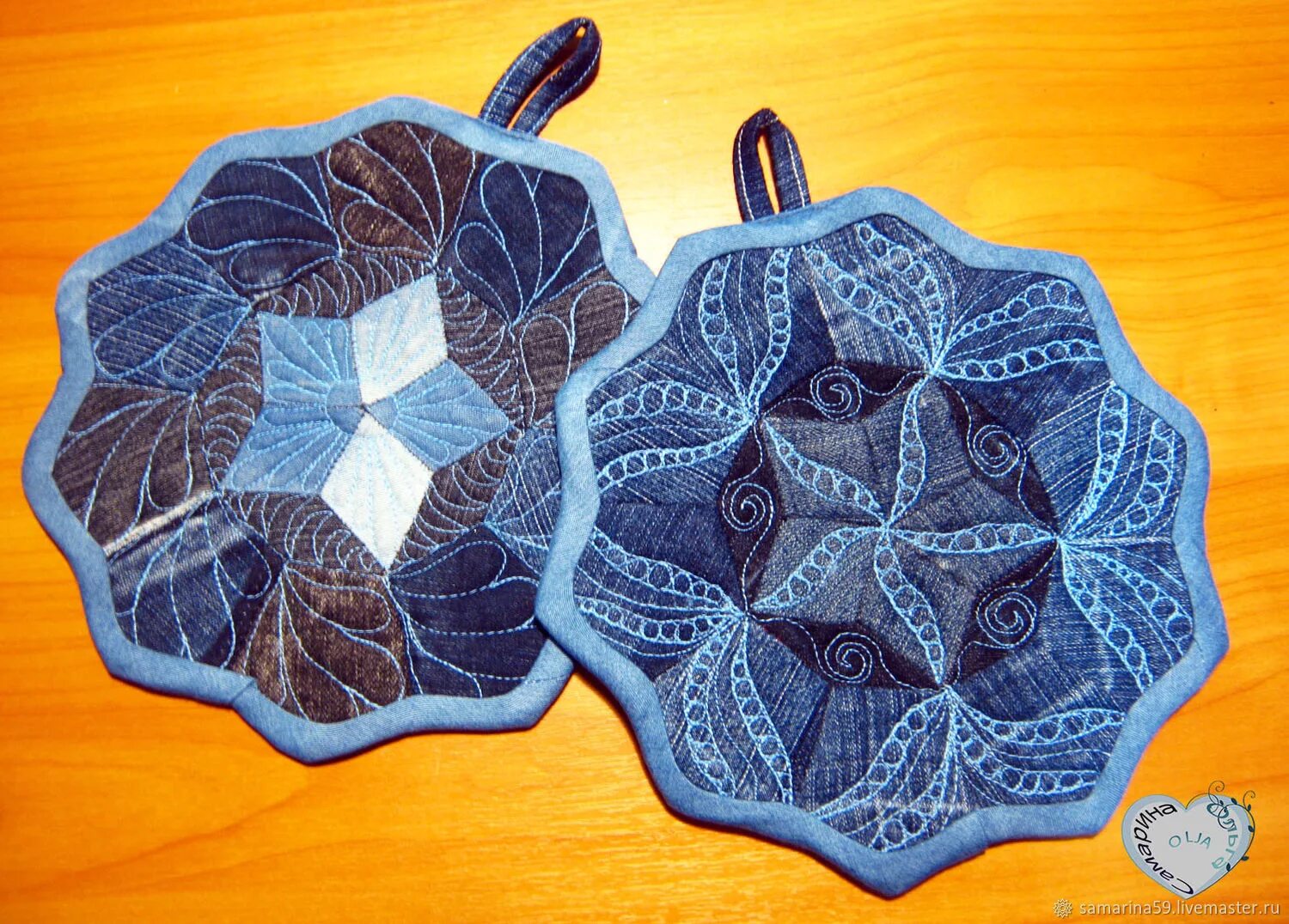 Лоскутное шитье прихватки для кухни. Подставка под горячее из ткани. Лоскутное подставки под горячее. Подставка под горячее лоскутное шитье. Подставка под горячее из ткани.