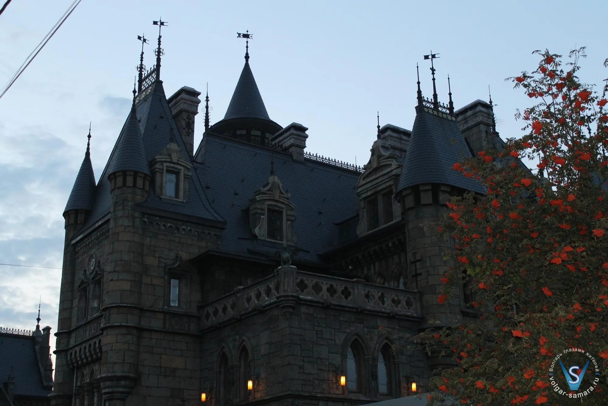 замок гарибальди. замок гарибальди тольятти 2018. замок гарибальди кони. аптека 55 гарибальди 30а. дворец гарибальди тольятти.