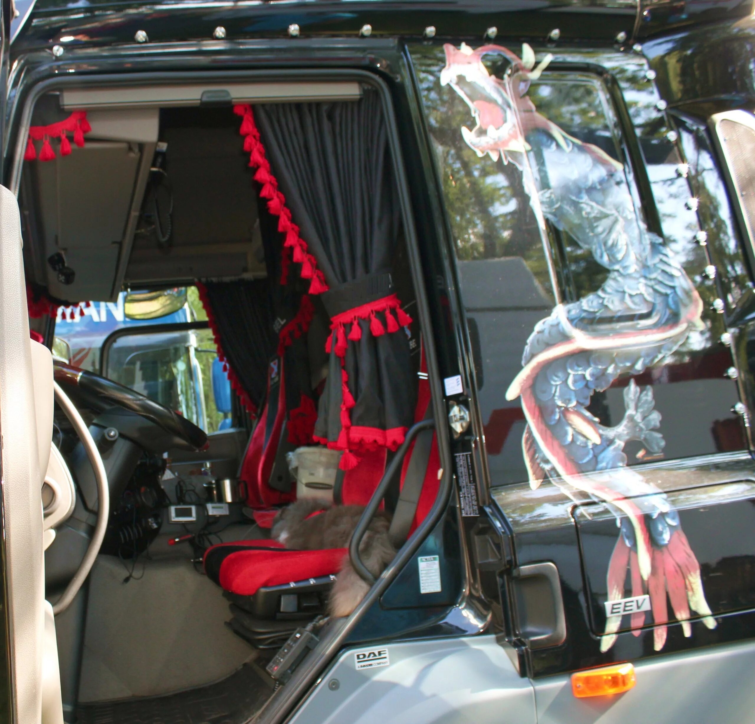 Американ трак симулятор кабина грузовика. Чехлы грузовик mercedes actros mp2 2007г. Етс 2 скания кабина. Аксессуары кабины. Dlc accessories ets 2.