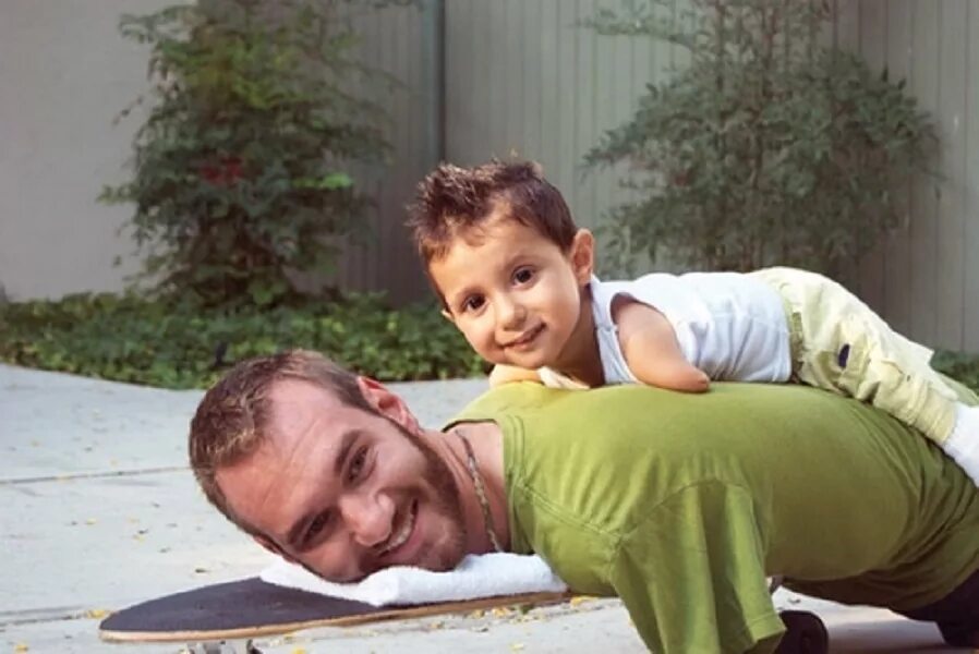 ник вуйчич плавает. чел без рук и ног. без рук и без ног ник вуйчич. ник вуйчич плавает. чел без рук и ног.