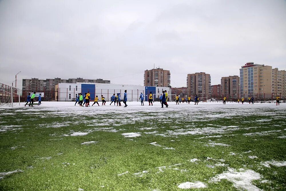 Население железногорск 2023. Город Железногорск Курская область. Стадион Юность Железногорск Курская. Железногорск Курская область площадь. Железногорск Курская весной.