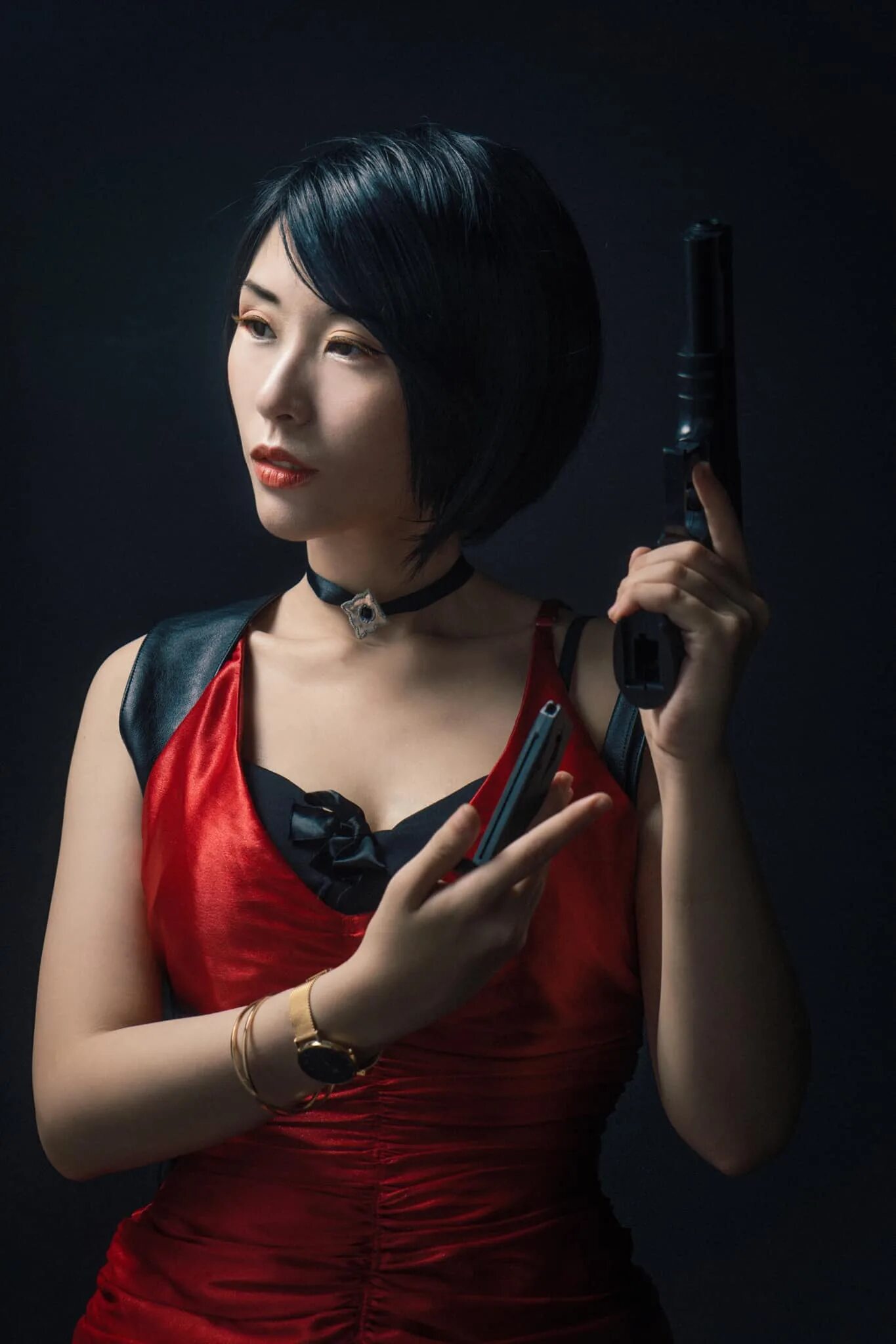 Ada cosplay. Амулет ada Wong. Ada Wong Cosplay. Ada Wong Chinese Dress. Ada Wong Moon Doll.