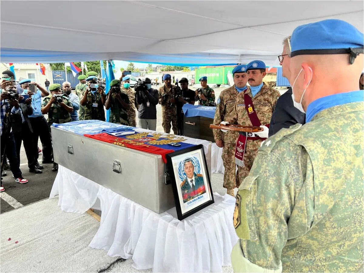 Миротворцы форма одежды. Российские миротворцы. Служба миротворцем. Армянские миротворцы в казахстане. Служба миротворцем.