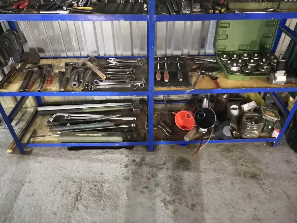 Автосервис в гараже. Гараж самообслуживания. Автогараж самообслуживание на час. Гараж на час в москве. Гараж на час.