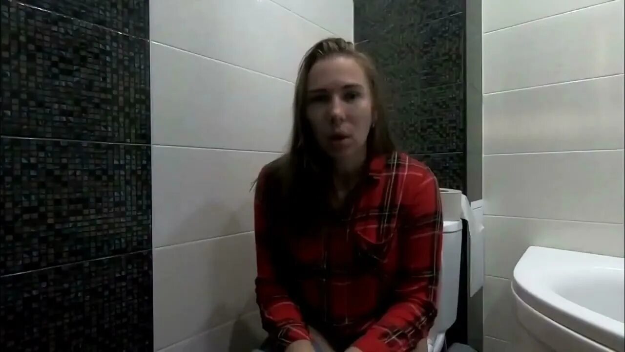 Girl has explosive diarrhea. Explosive гиф. Toilet scene. Girl diarrhea game. Explosion girl игра.