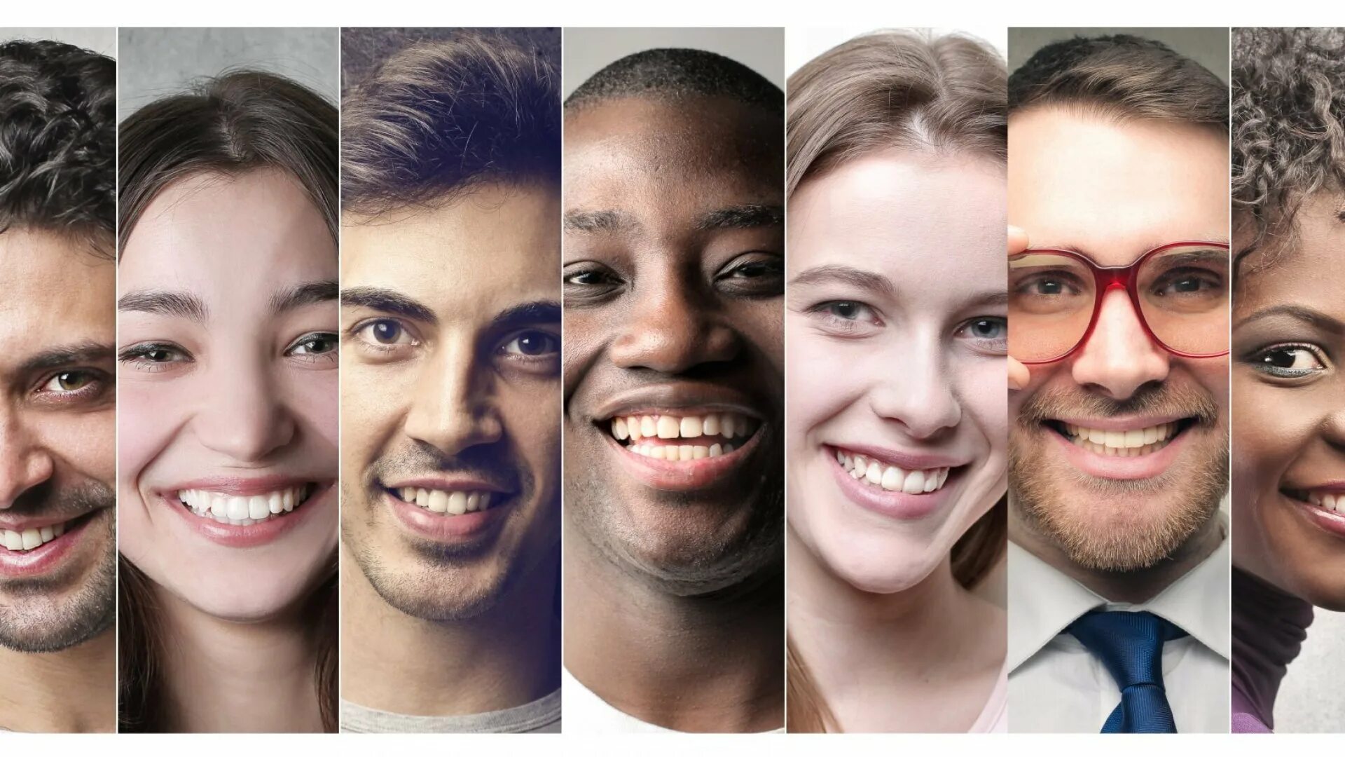 Три фотографии в одну. Улыбка человека. Люди разных рас. Разные лица людей. Улыбки разных людей.