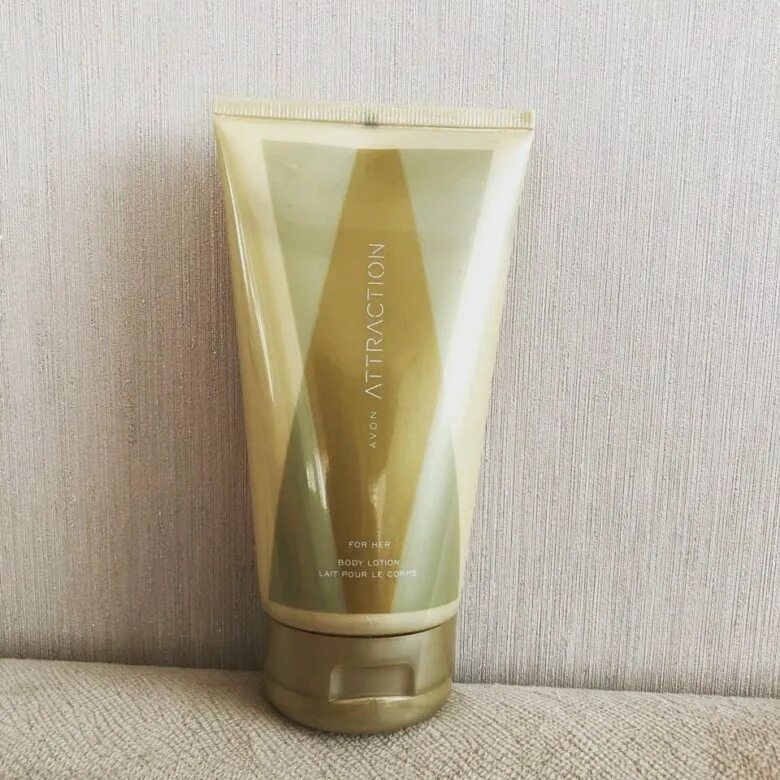 Парфюмированный лосьон для тела avon today tomorrow. Avon 150. Avon attraction game badan uchun parfyumlashtirilgan losyon, 150 ml. Лосьон attraction. Парфюмированный лосьон эйвон.