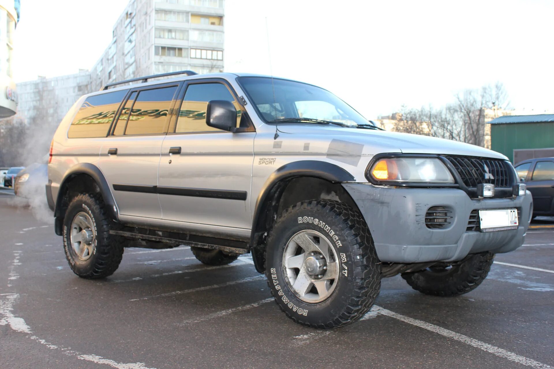 Митсубиси монтеро 1 поколение. Mitsubishi Montero Sport 2002 колеса 33. Montero Sport 33 колеса. Mitsubishi Montero Sport 33 колеса. Mitsubishi Pajero Sport 1 поколения.