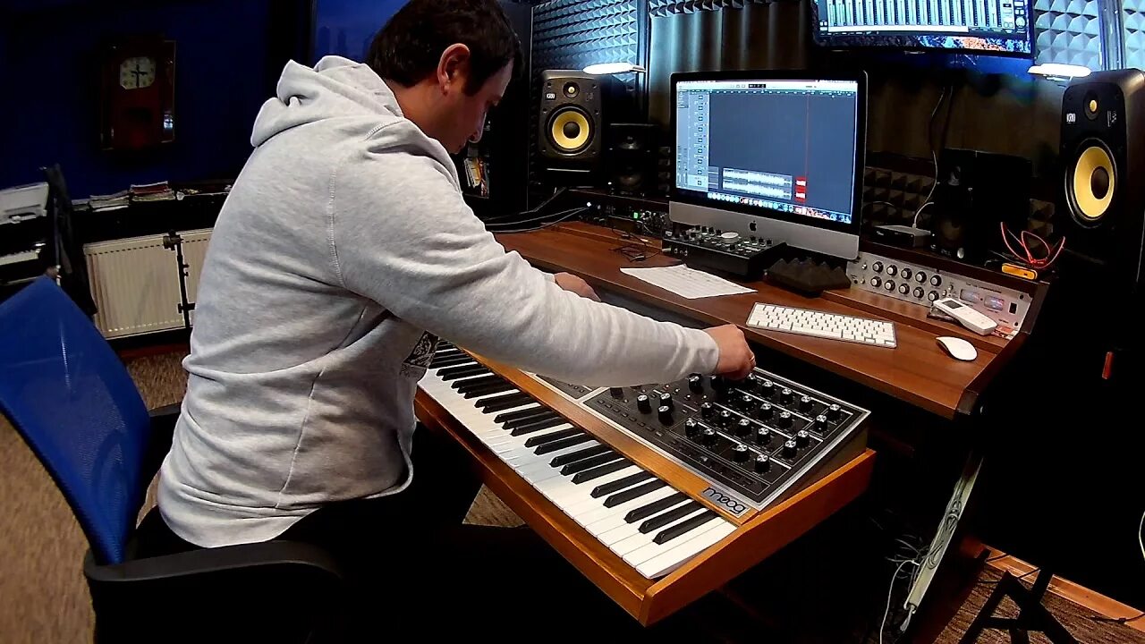 MOOG one 8 Voice. Первый синтезатор MOOG. Синтезатор голоса. MOOG one 16 Voice.