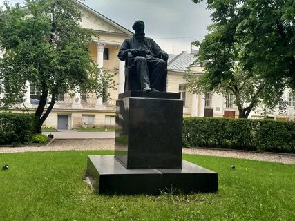 Лев николаевич толстой памятник