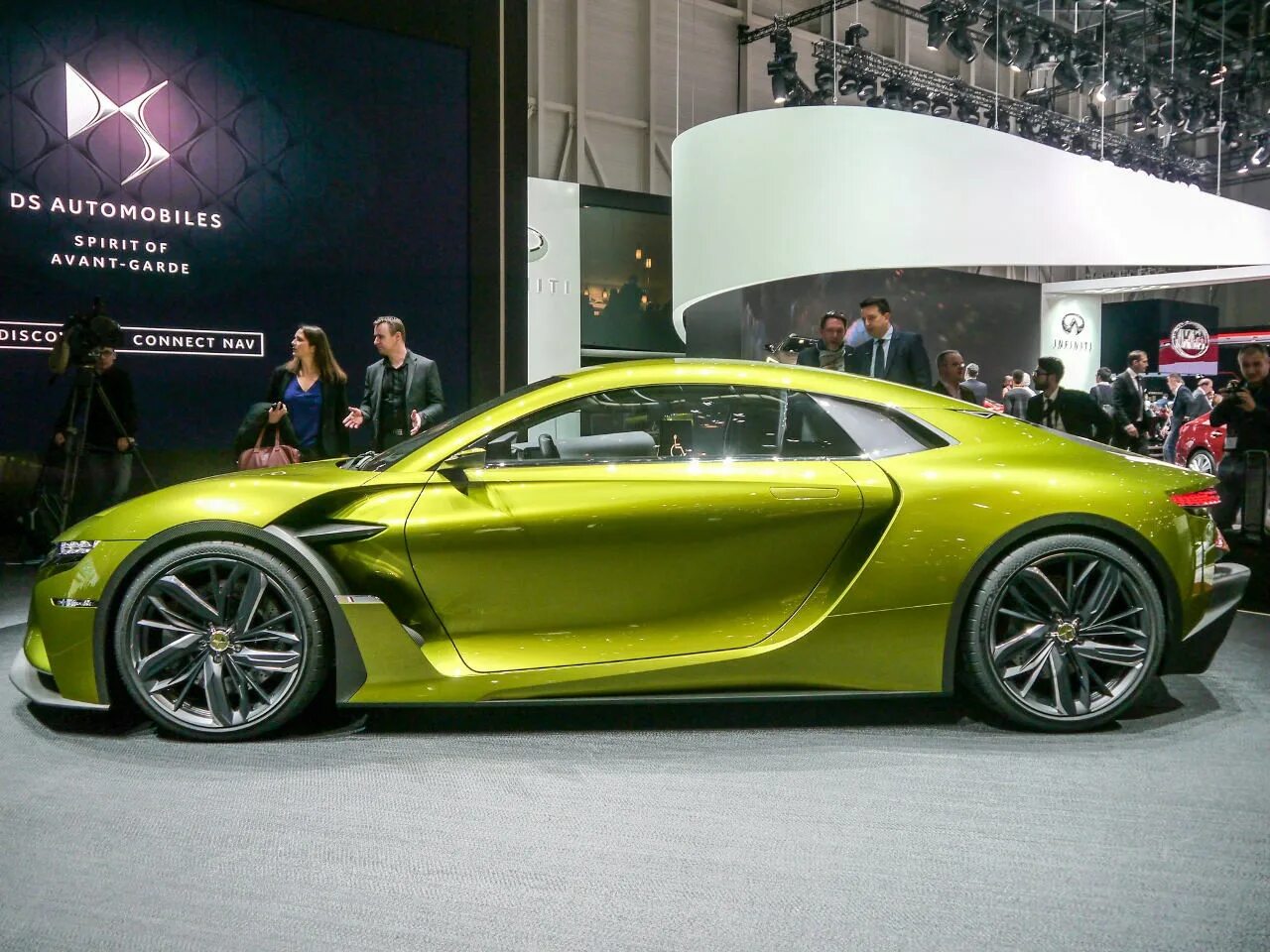 DS Automobiles DS E-Tense. Dr автомобиль. Different Spirit автомобили. Renault r5 Turbo 3e Concept.