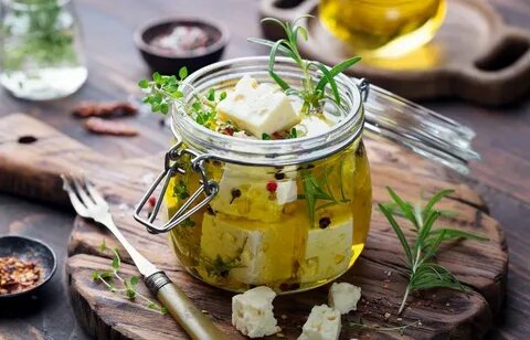 Маринованный острый сыр